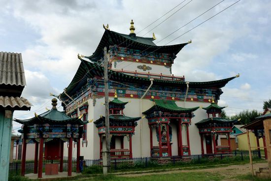Kloster Ivolginsk, etwa 40 km vor Ulan Ude
Das buddhistische Zentrum in Rußland ...