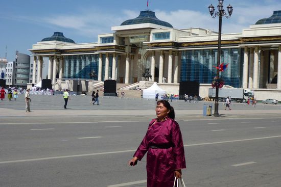Das Parlament am Sukhbaatar-Platz