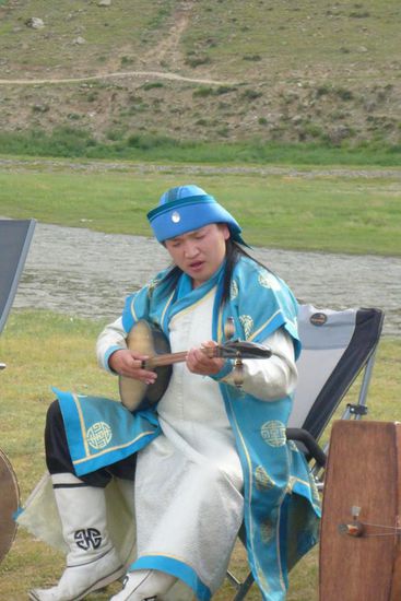 ... mit den berühmten Pferdekopfgeigen