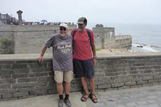 Mit Wolle am Beginn der chinesischen Mauer