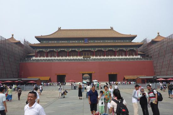 Das Mittagstor, das mächtigste Torgebäude Chinas
Tor zur "Verbotenen Stadt", Zutritt nur möglich mit Erlaubnis des Kaisers
960 m lange, rechteckige Festung, 1406 -1420 errichtet
Unesco-Welterbe seit 1987