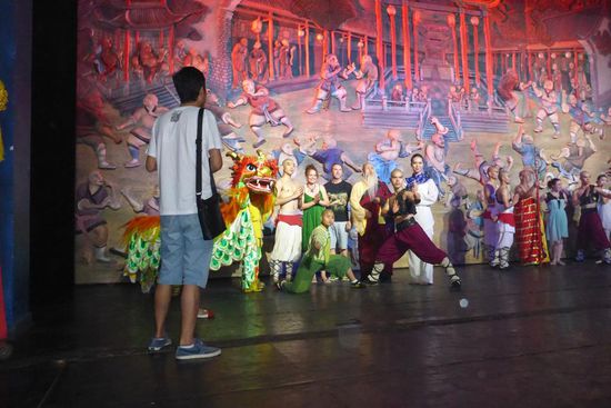 Die Schauspieler nach der Vorstellung (während dieser darf nicht fotographiet werden)