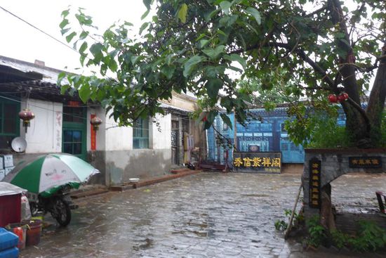 ... auf 1,5 Quadratkilometern leben 40 000 Menschen ...