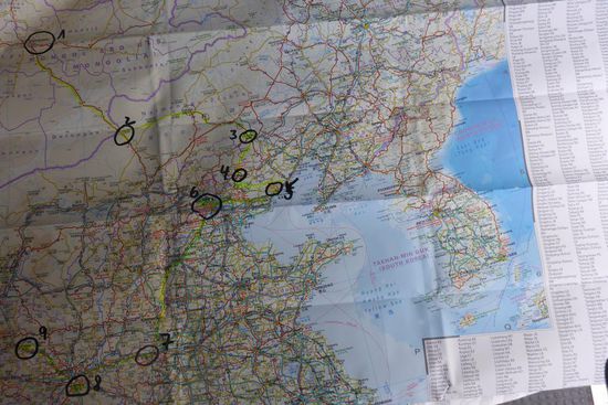 Die bisherige Route durch China:
1 Ulaanbaatar
2 Erenhot, Grenzstadt
3 Chifeng
4 Chengde
5 Shanhaiguan am Gelben Meer, östlichster Punkt der Reise
6 Peking
7 Luoyang, Longmen-Grotten
8 Xi'an, Terrakotta-Armee
9 Pingliang