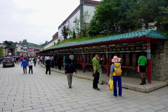 Gebetsmühlen dürfen in keinem buddhistischem Kloster fehlen