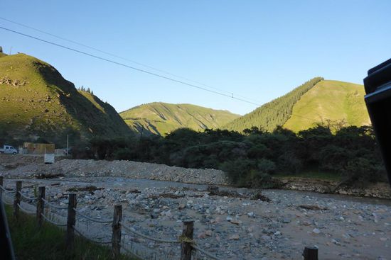 Abendstimmung in einem weiteren Naturcamp an einem Fluß
