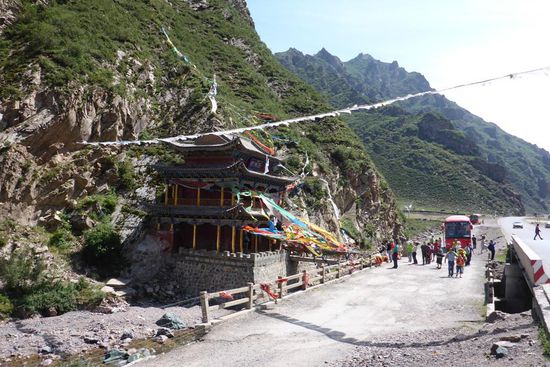 Parkplatz an der Bergstraße ...