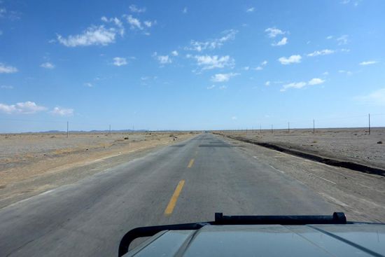 ... auf schnurgeraden Straßen