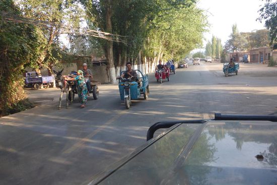 Straßenszene bei der Ausfahrt aus Turfan