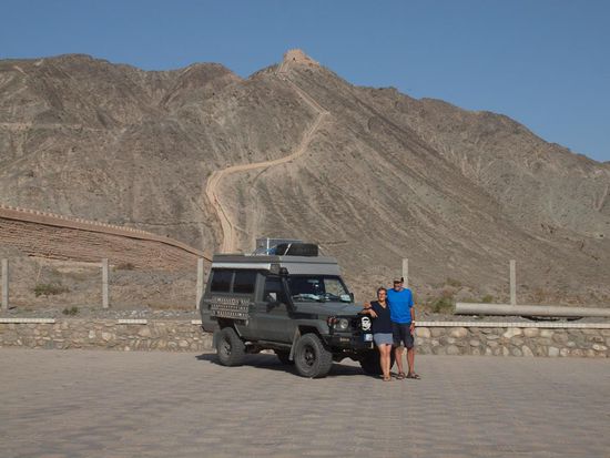 Nachtrag: Mit Adi, der Prinzessin von Wolle (schwäbischer Bass), am Westende der Großen Mauer