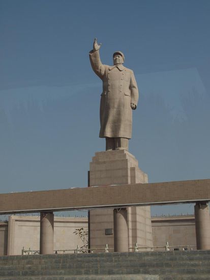 Die Statue des Großen Vorsitzenden in Kashgar