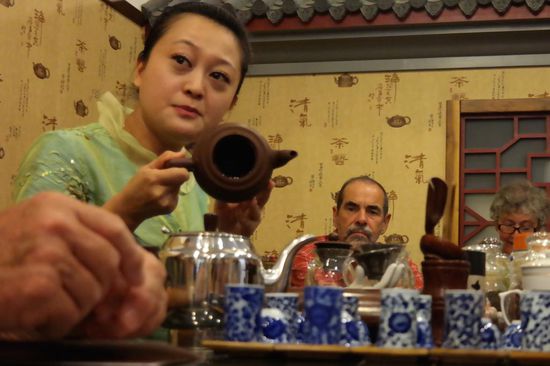 Nachtrag: Demonstration einer Teezeremonie in China