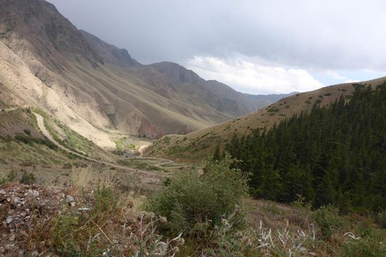 ... durchs Gebirge ...