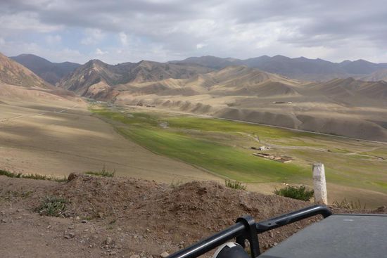 Die befestigte Straße ist in Sichtweite