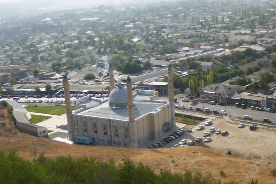 ... nach Osch, der zweitgrößten Stadt Kirgisiens (230 000 Einwohner)