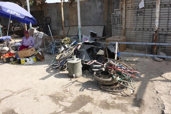 ... sowie Ersatzteile ...