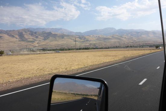 Usbekistan ist ein sehr trockenes Land, in Tashkent hat es seit drei Monaten nicht mehr geregnet ...