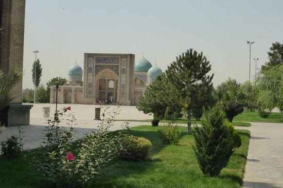 ein letzter Blick auf den Khast Imom-Platz