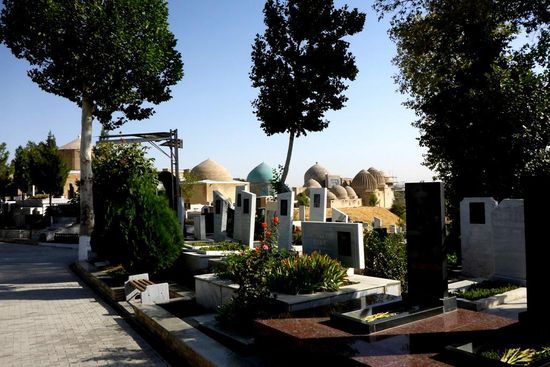 Der neue Friedhof befindet sich unmittelbar daneben ...