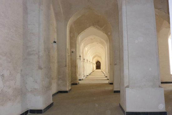 ... der riesige "Kreuzgang"