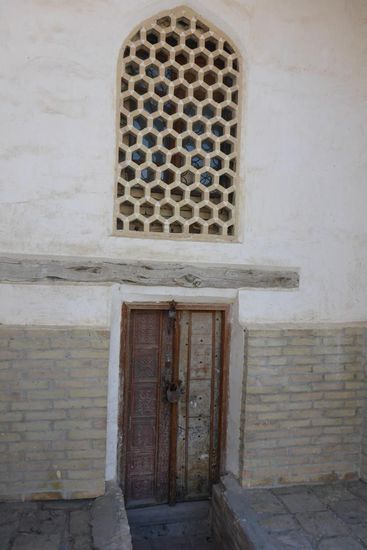 Unterwegs in der Stadt: Immer wieder schöne Türen und Fenster