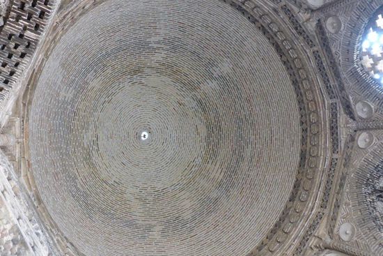 ... hier die Kuppelarchitektur