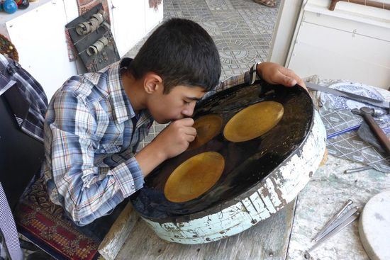 Junge Kunsthandwerker ...