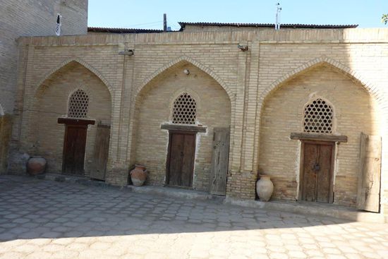 ... hier ein Seitenanbau ...