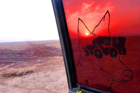 Sonnenuntergang im Wüstencamp