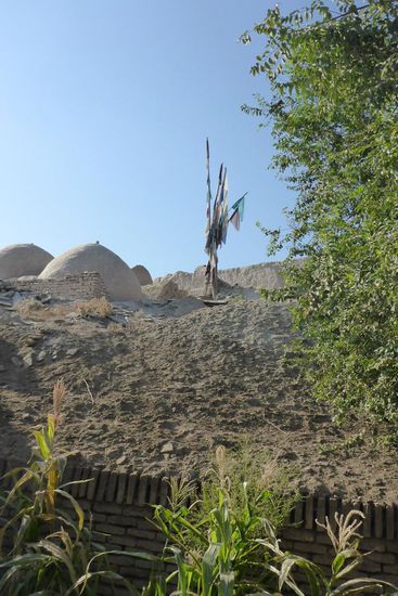 Gräber auf der Stadtmauer