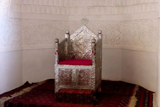 Der Thron des Khans,
dies ist eine Kopie, das Original haben die Russen nach Moskau "ausgeführt"