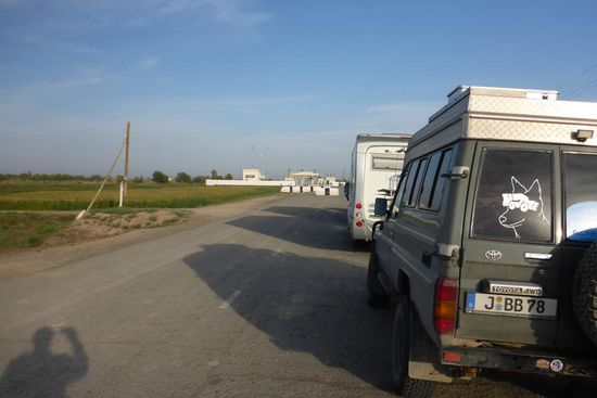 Morgens an der usbekischen Grenze, bereit zur Ausreise nach Turkmenistan