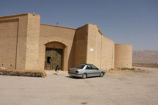 Das ist eine der über 1 000 Karawansereien im Iran ...