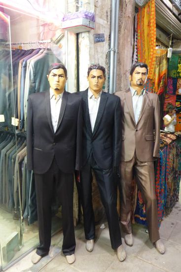 ... ich eine Leuchtreklame auf meiner Stirn trug, auf der VOLL DANEBEN stand."
Carl Hoffmann: Ebenda