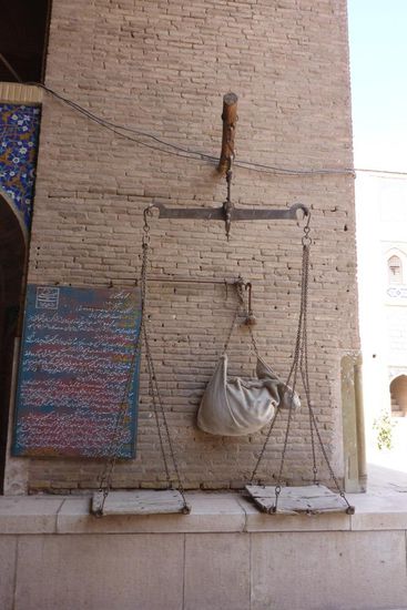 ... diese Waage stammt aus dem 17. Jh.