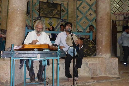 ... bei Musik und ...