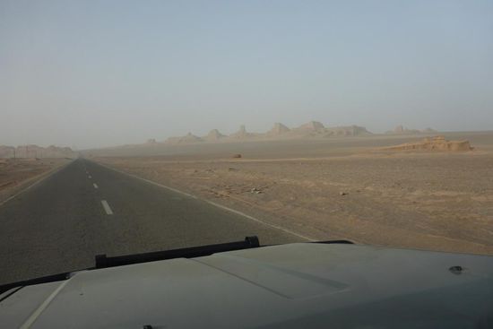 Durch diese Wüste soll Opium aus Afghanistan in den Westen geschmuggelt werden ...