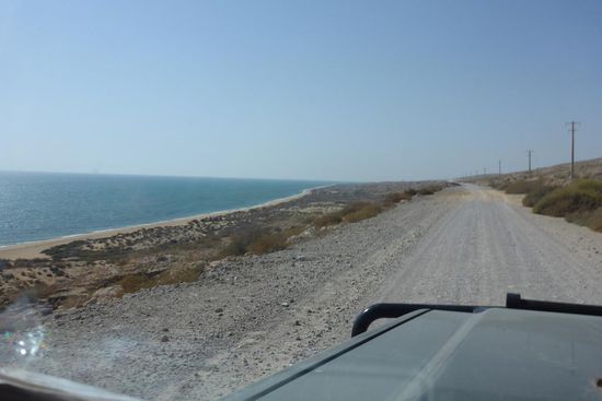 ... am Meer entlang ...