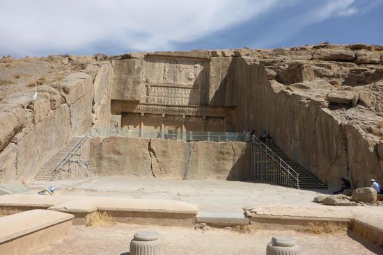 ...  Artaxerxes II. oder III. ...