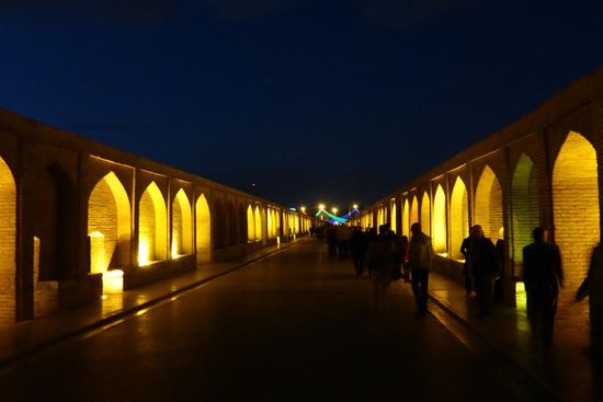 ... errichtet um 1600 von Khan Abbas, einem Herrscher aus der safawidischen Blütezeit der Stadt