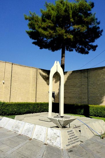 im Hof der Vank-Kathedrale:
Gedenkstätte zur Erinnerung an die Ermordung von mehr als 100 000 Armeniern durch den Türken Ottoman im Jahr 1915