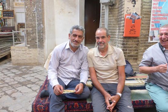 ... Begegnung in der Teestube ...