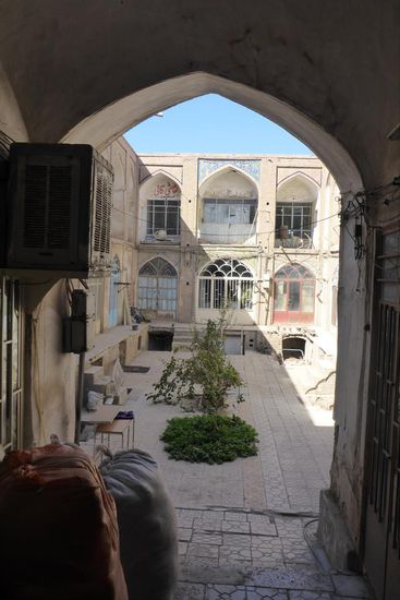 ... Nebenhöfe des ...