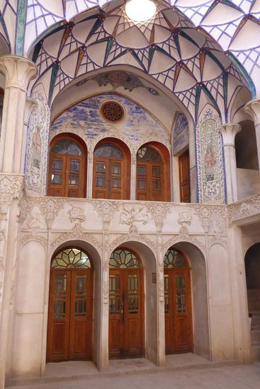 ... im Teppichhandel ...