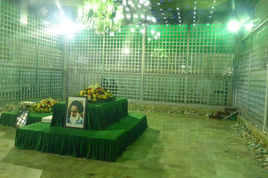 ... der Sarkophag des Revolutionsführers Ayatollah Rubolla Khomeini ...