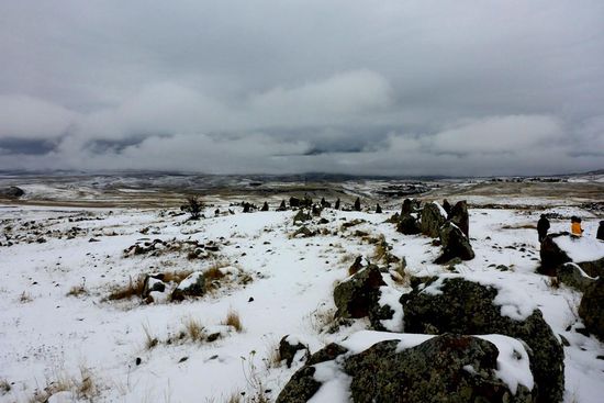 ...  wahrscheinlich errichtet im 5. Jahrtausend v. Chr. ...