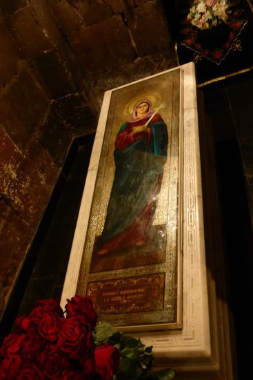 ... das ist ihr Grabmal in der Kirche