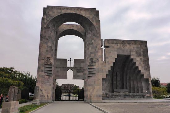 Ejmiatsin ist seit vielen Jahrhunderten das religiöse Zentrum Armeniens,
Sitz des Katholikus ...