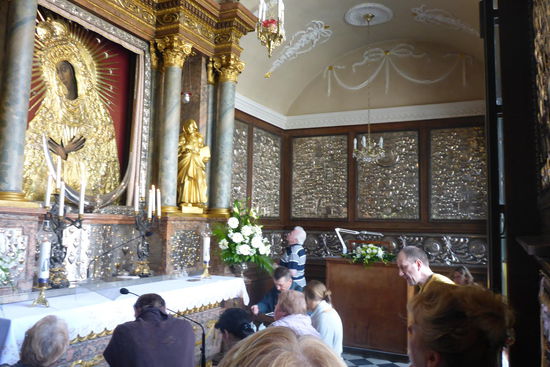 Ziel von Pilgern aus ganz Europa, in andächtiger Verehrung