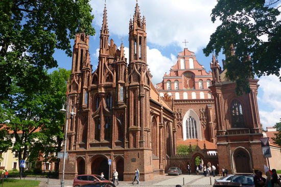 Die Annakirche, Backsteingotik  aus 33 verschiedenen Ziegeltypen, schon von Napoleon auf seinem Rußlandfeldzug verehrt